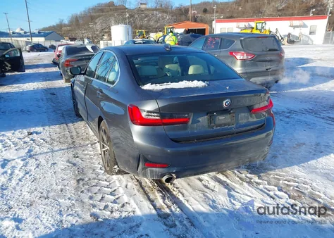 2022 BMW 3 Series 330E z USA, uszkodzony, nr VIN 3MW5P7J01N8C56859